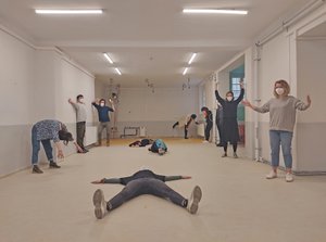 Die Ausstellung zeigt Masterprojekte, die im Rahmen der  Lehrveranstaltung Künstlerische Praxis / Künstlerische  Kunstvermittlungspraxis von Isa Rosenberger am Institut für das  künstlerische Lehramt an der Akadamie der bildenden Künste Wien  entwickelt wurden.