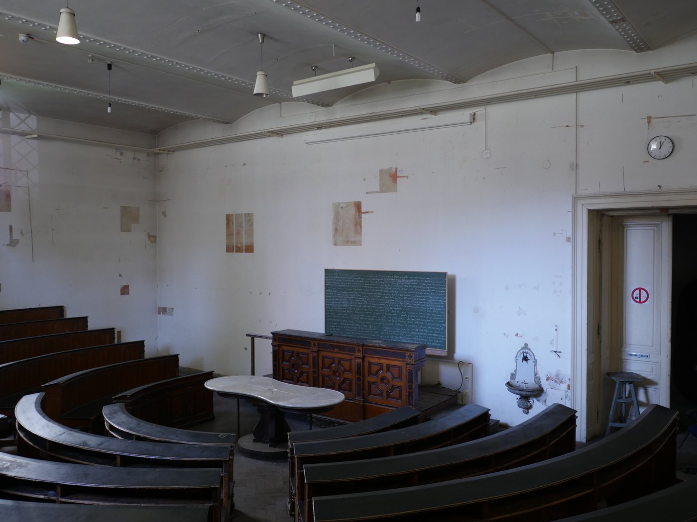 
   Akademie der bildenden Künste Wien, S 15a, Hörsaal
   
   "Anatomiesaal"
   
   Foto: Christian Fröhlich
  
